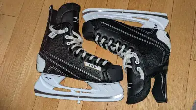 Vic HX1 anatomical hockey skates - SIZE 8US SENIOR, View more