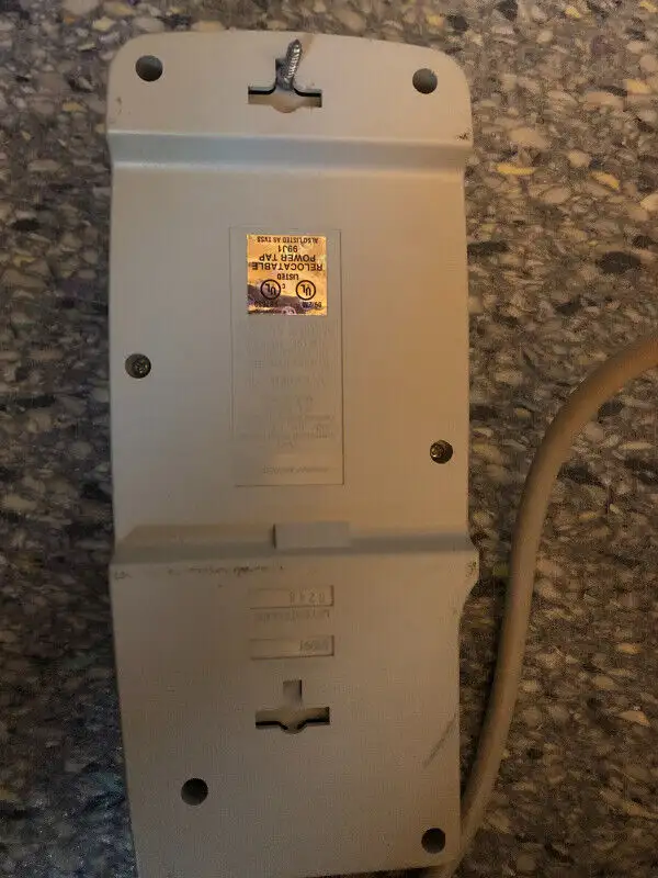 POWER SENTRY - SURGE PROTECTOR  - MODEL01 061 in General Electronics in Ottawa - Image 3