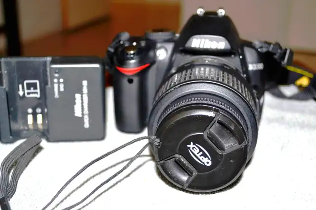 Nikon D3000 with AFs 18-55 VR lens