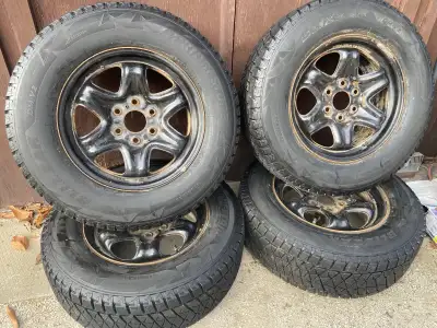 *$250 or best reasonable offer* Blizzaks; 245/70R17 110S; Good Tread Depth - 8/32nds out of 11 (@2-3...