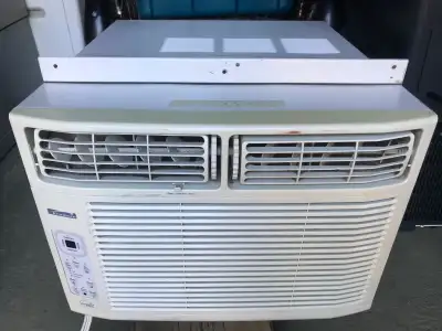 Kenmore Climatiseur de fenêtre 12000 BTU contrôle digital, View more