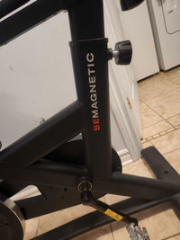 Vélo spinning comme neuf 350$