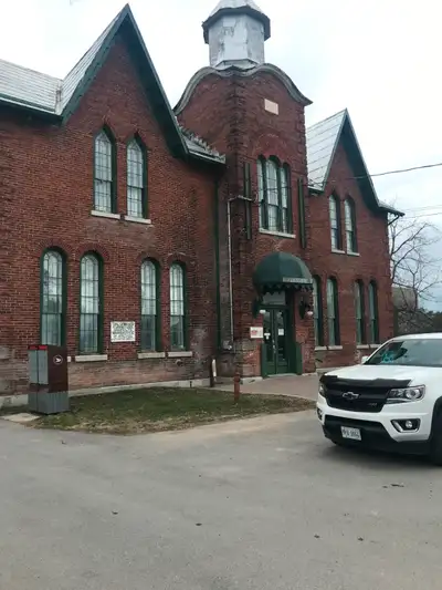 Visible location in a high traffic area. High ceilings,empty space for you to design as needed.Lots...