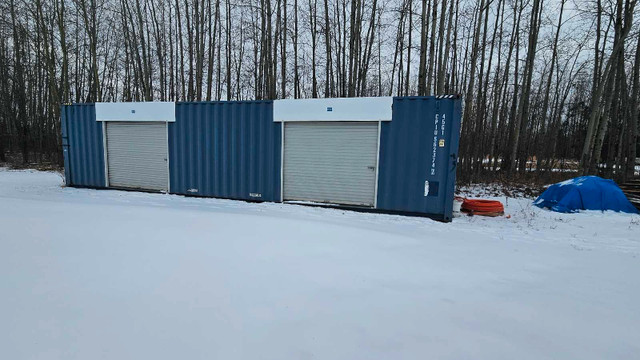 40 ft seacan with two roll up doors.  in Other Business & Industrial in St. Albert - Image 2