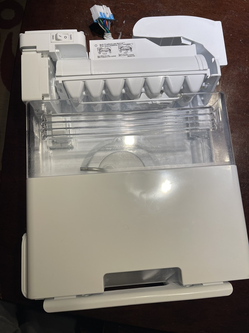 LG Refrigerator Ice maker assembly Refrigerators Oshawa / Durham