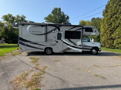 Motorisé Thor Château 2014, 26 pieds, 10 cylindres, auvent électrique, rallonge escamotable (slide o...