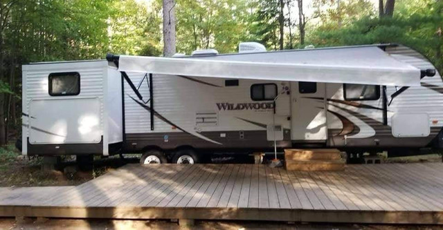 2015 Wildwood Camping Trailer in Travel Trailers & Campers in Renfrew