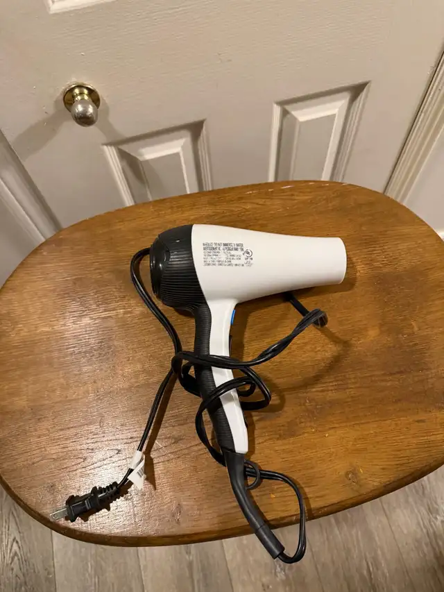 Wahl Hair Dryer in Irons & Garment Steamers in Markham / York Region - Image 4