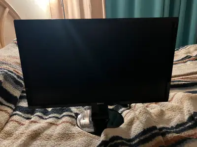 Beautiful screen Great condition!