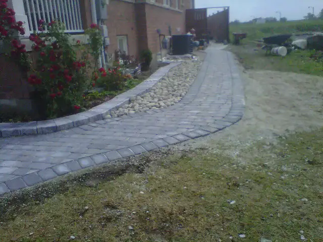 INTERLOCK PAVERS, SLABS, RET.WALLS,REPAIR,REPLACE in Interlock, Paving & Driveways in City of Toronto - Image 6