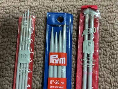 Vintage Aero knitting needles. Included are sizes 7 and 10, 8"-20cm needles.