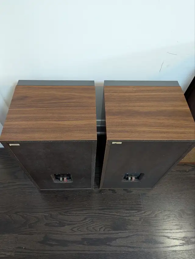 Toshiba SS-470DS High-End Vintage Speakers in Speakers in Markham / York Region - Image 9