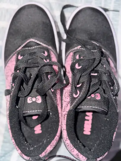 Hello Kitty Heely shoes size 3 girls , View more