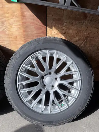 My new car didn’t fit my Honda odyssey 2022 rims so I’m selling them here.