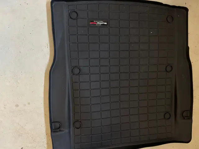 BMW 2013-2018. Car mats set  used A1 condition in Other Parts & Accessories in City of Toronto - Image 5