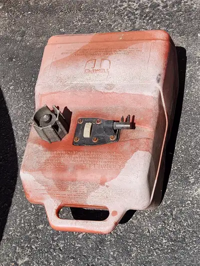 Up for sale are some Tempo 23L outboard fuel / gas tanks: 1. $25 2. $25 3. $15 (missing fitting) I c...