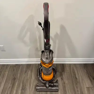 Dyson DC25 vacuum cleaner No Attachments Clean - Good Condition Stevenson & Adelaide - Oshawa