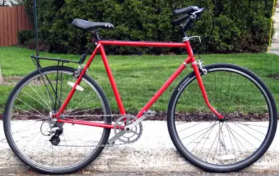 Bike in good condition. Good for riders that are 5'9" to 6'5'' (175cm-195cm) (frame 23") WHEELS 700-...