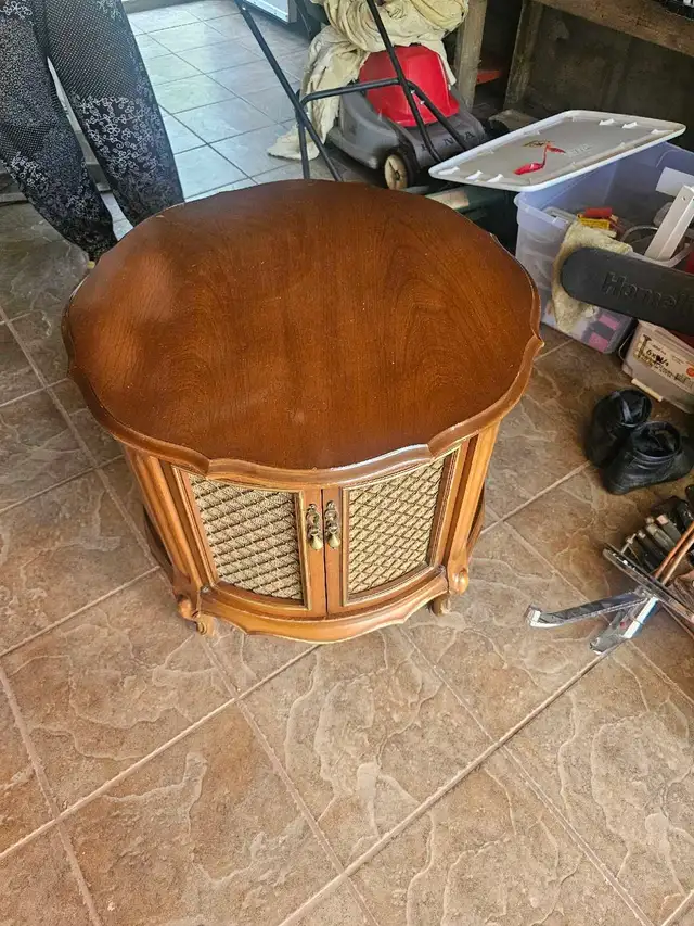 Wooden Side Table in Other Tables in City of Toronto - Image 2