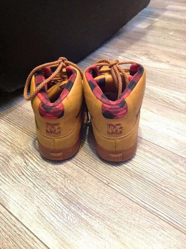 DC women skateboard winter ankle leather boots NEW CONDITION dans Femmes - Chaussures  à Trois-Rivières - Image 4