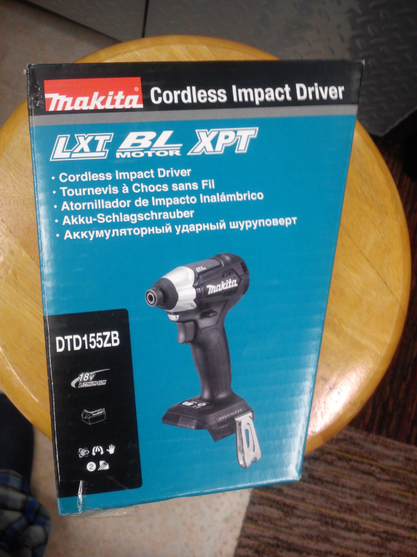 Makita impact drill in Power Tools in Laval / North Shore