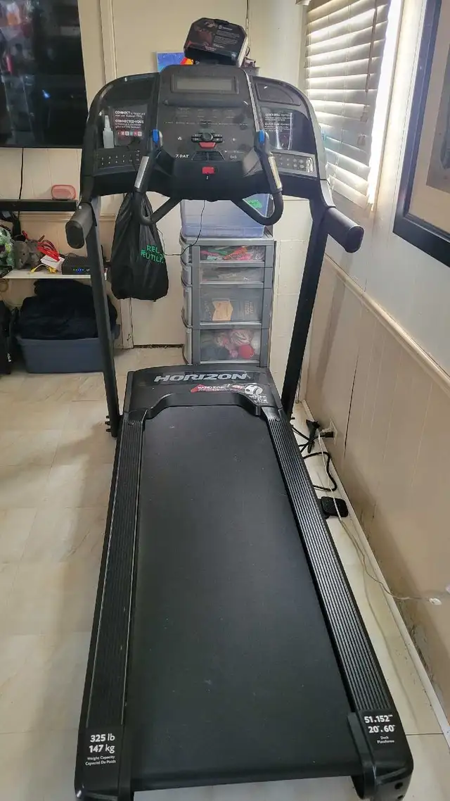 treadmill  in Exercise Equipment in Sarnia - Image 3