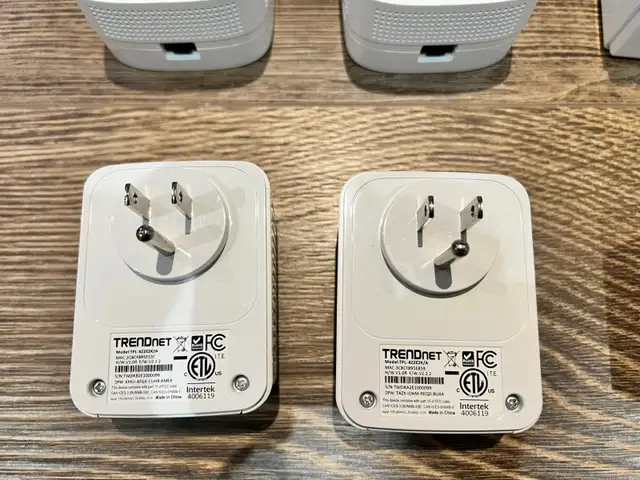Lot of 14 Powerline Ethernet Adapters (TP-Link,D-Link,TrendNet)63234753853697123