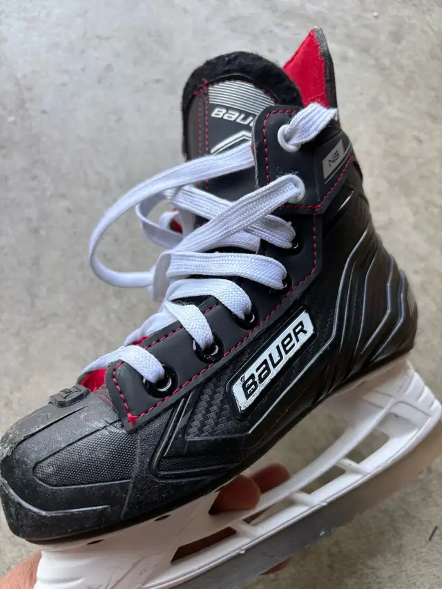 Bauer NS skates in Skates & Blades in Markham / York Region - Image 3