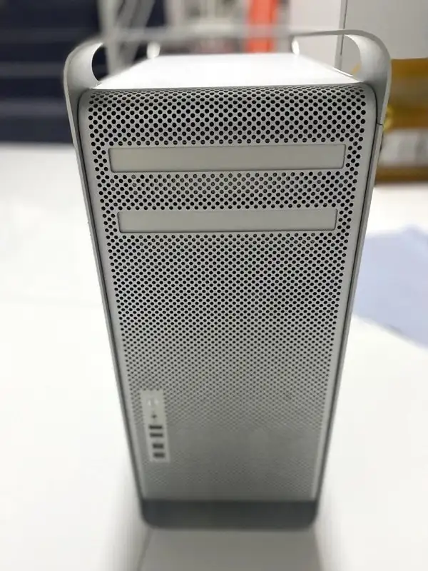 Apple Mac Pro 4,1 - 5,1 Bundle #1 + 42" LG TV in Desktop Computers in Edmonton - Image 3