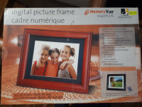 10.4 DIGITAL PICTURE FRAME - VIDEO PLAYER - STILL IN BOX UNUSED