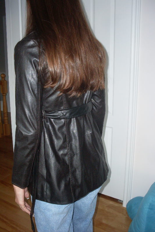 Manteau fille adolescente grandeur 14 ans taille small in Kids & Youth in Longueuil / South Shore - Image 4