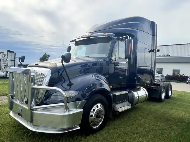 2017 International Prostar, ISX 485HP, 18spd Manual, 46 rears! in Heavy Trucks in Saskatoon - Image 3