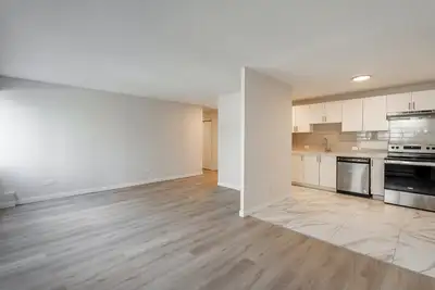 Bright 2-Bedroom in Saint-Laurent – 1200 sq. ft – 1 Month Free