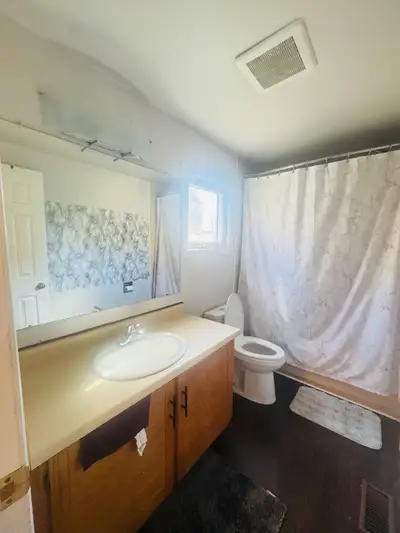 Master bedroom available with attached bathroom girls or couple needed No car parking