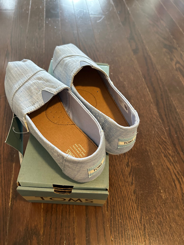 Woman’s Tom’s Shoes size 9 in Women's - Shoes in Oakville / Halton Region