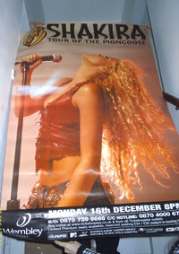 Shakira en poster, DVD et CD