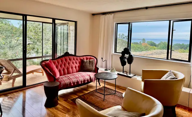 Oceanview 2Bed 1Bath Fairview Condo for Rent $2650month, Nov 1