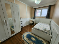Bedroom for Females/Students near Humber College/York Available