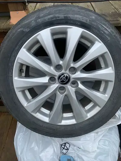 4 bon pneu d’été sur Mag Bon pour 2 à 3 saison selon le millage. 418-228-5253