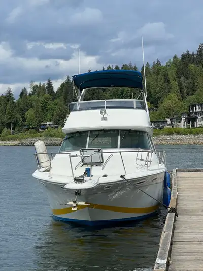 Gorgeous 37ft Sea Ray Sedan Bridge — Renovated, Rebuilt Engine, Ready to Cruise!!! Cash outlay only...