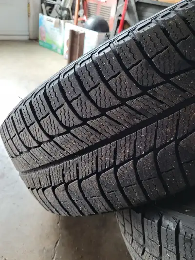 They’re in great shape only used a couple seasons on a vehicle that drives less than 10k KMS per yea...