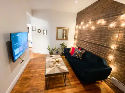 Quiet Furnished 2-BR in Heart of Downtown - 2 Chambres Meublé
