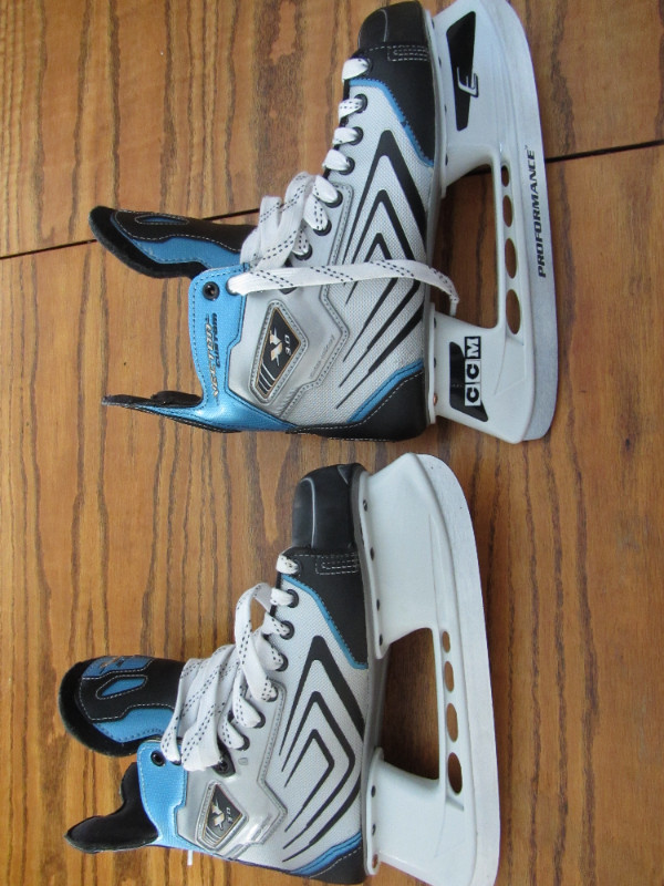 CCM NHL 88 Vector Custom 3.0 EXO-SKEL Skate Size 8.5 Shoe 10 in Hockey in Oakville / Halton Region - Image 2