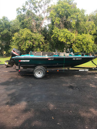 97 Stratos 217 F 17 1/2 ft Boat