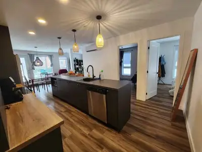 Cession de bail appartement 4 1/2 avec terrasse et entrée privée