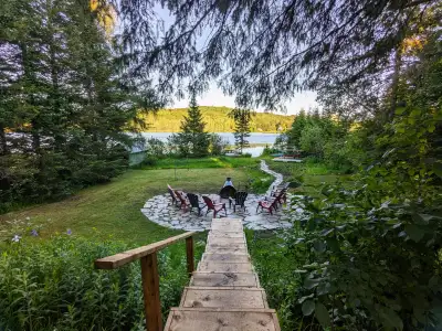 Chalet pittoresque au bord de lac, View more