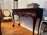 Georgous ornate carved  hall or dining room table. Mahogany fin 