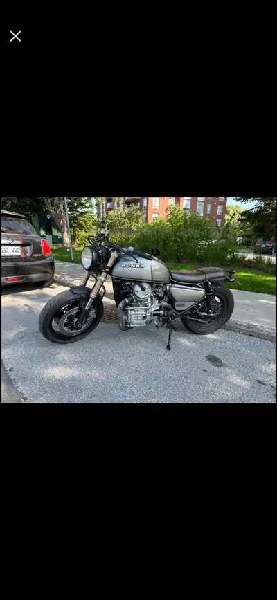 1980 Honda CX500D 1500 kilometres Superbe moto entièrement refaite en cafe racer/brat modèle 1980 Ho...