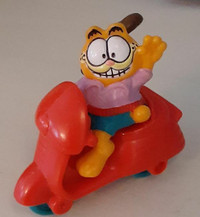 Garfield and Odie on a red scooter Vespa 1980s McDonalds toy