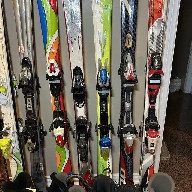 Man’s and women’s ski and boots in Ski in Markham / York Region - Image 3